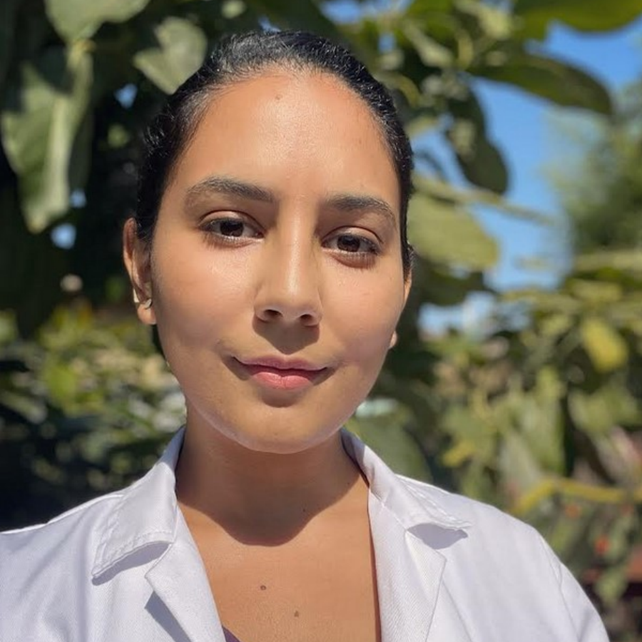 Dr Leivacrop Dr. Mariana Leiva<br />